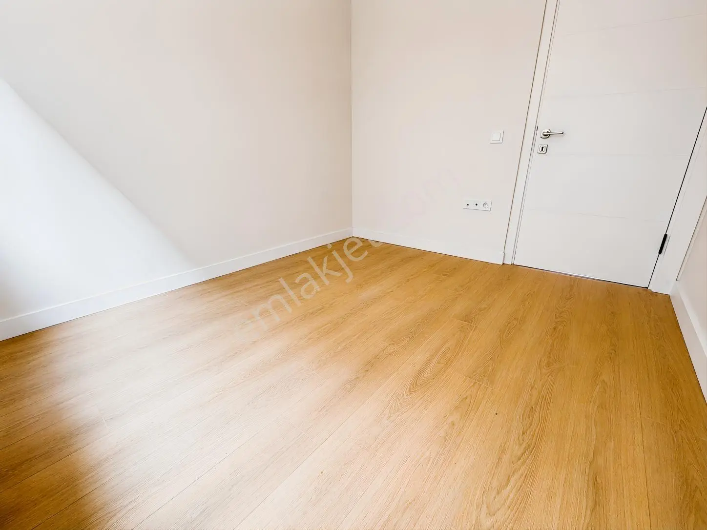 Suadiye De Bağdata Çok Yakın Konumda Balkonlu 1+1 — fotoğraf 36