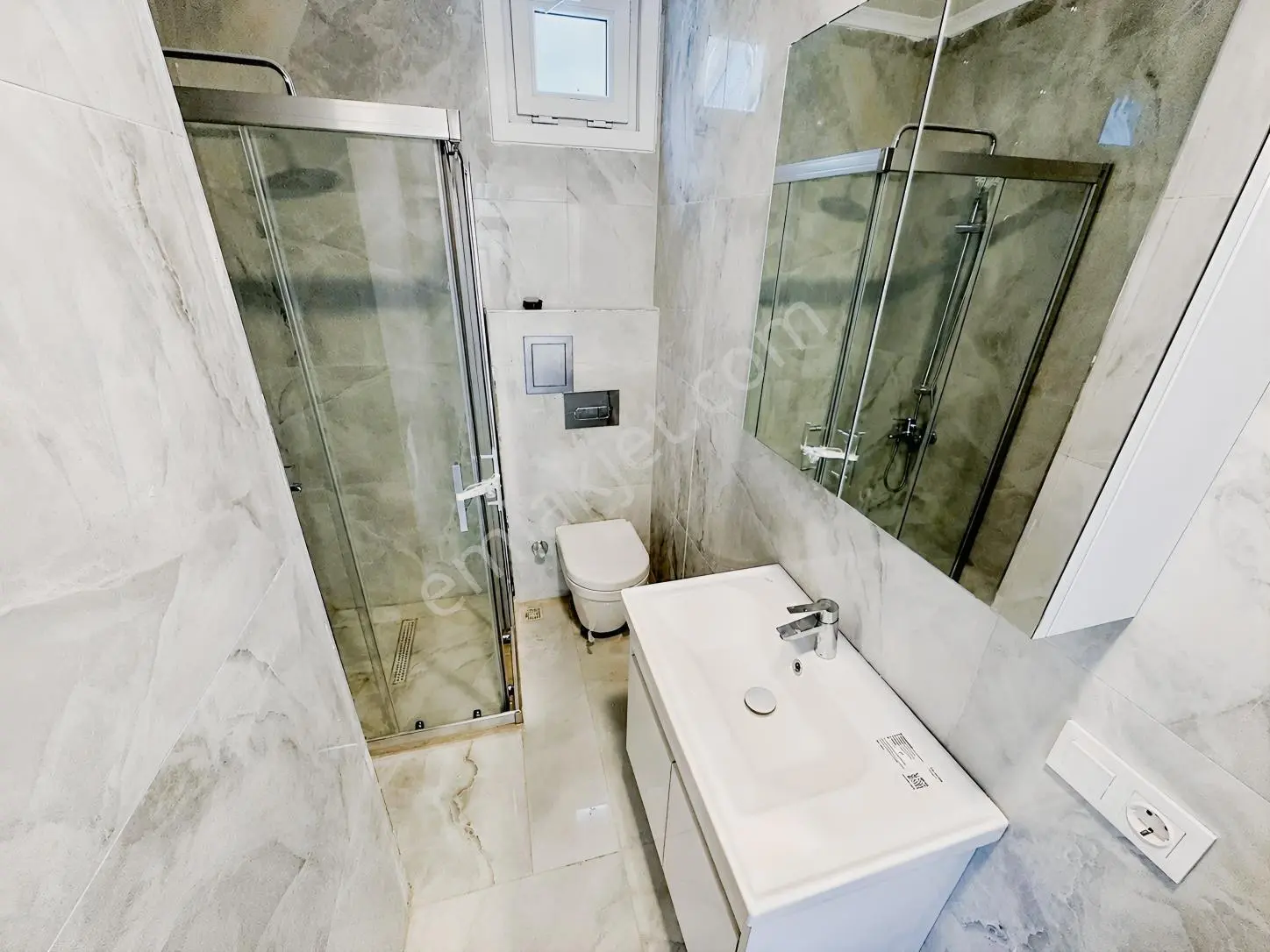 Suadiye De Bağdata Çok Yakın Konumda Balkonlu 1+1 — fotoğraf 39