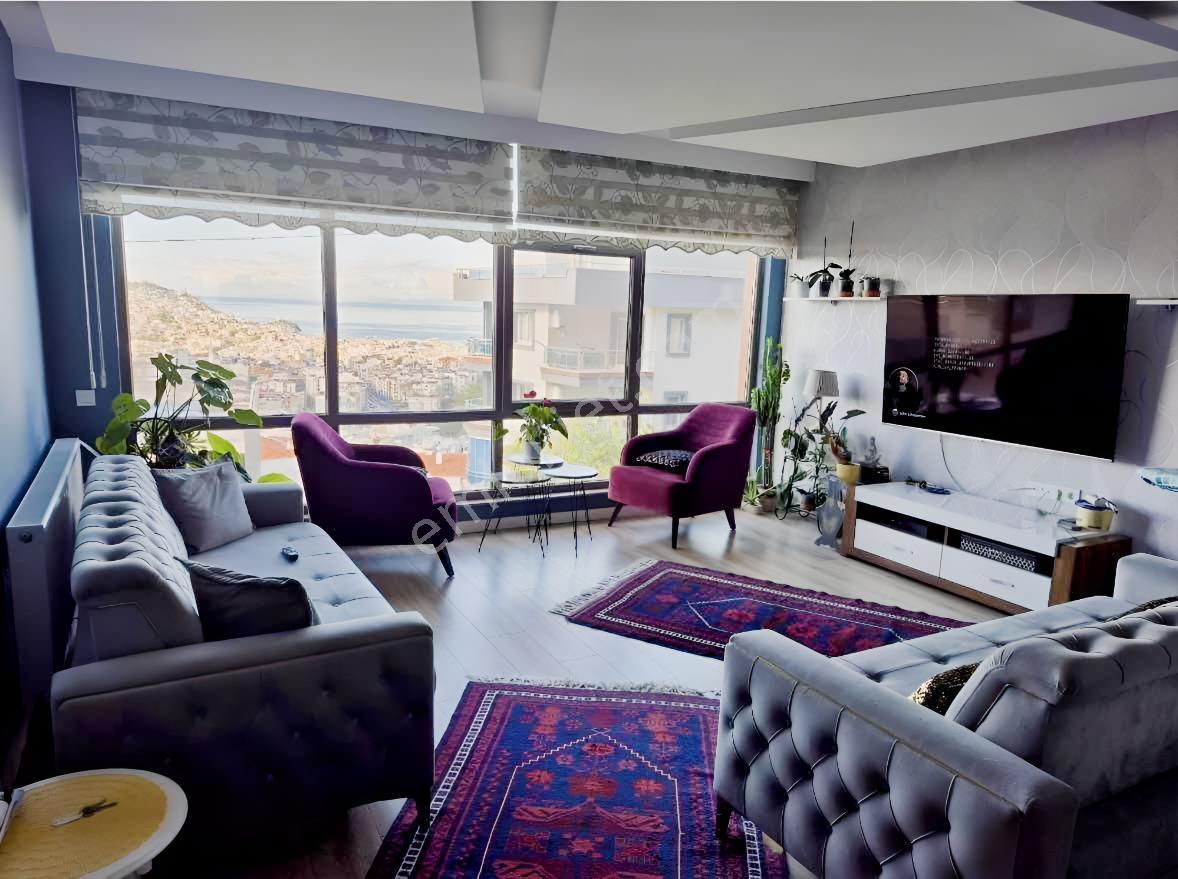 Kuşadası'nın Kalbinde Deniz Manzaralı Özel Bahçeli 3+1 Daire — fotoğraf 2