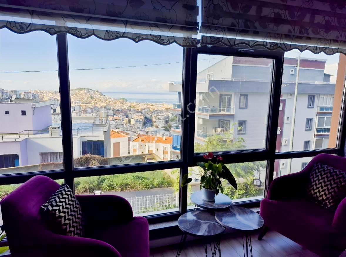 Kuşadası'nın Kalbinde Deniz Manzaralı Özel Bahçeli 3+1 Daire — fotoğraf 3