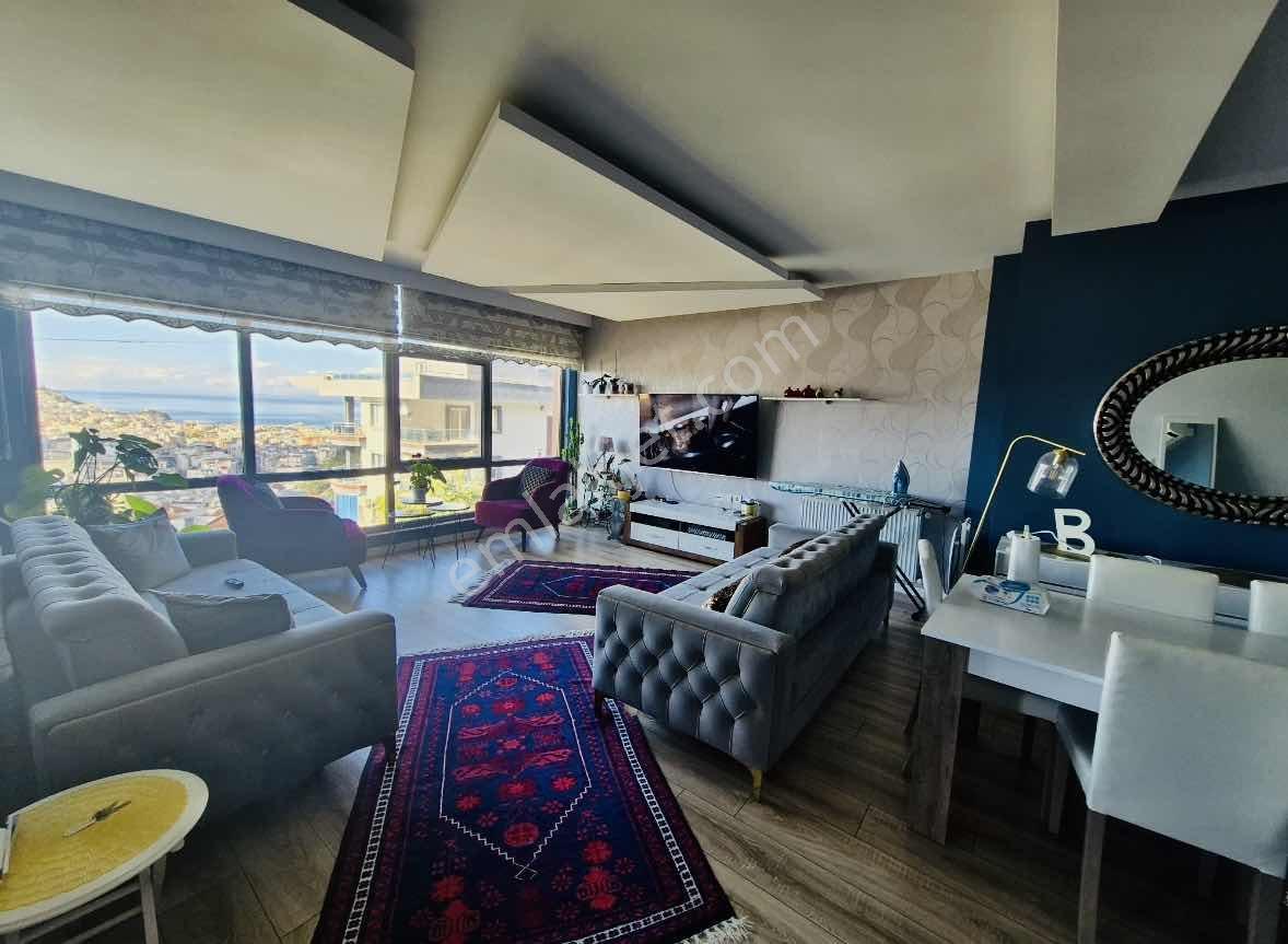 Kuşadası'nın Kalbinde Deniz Manzaralı Özel Bahçeli 3+1 Daire — fotoğraf 5