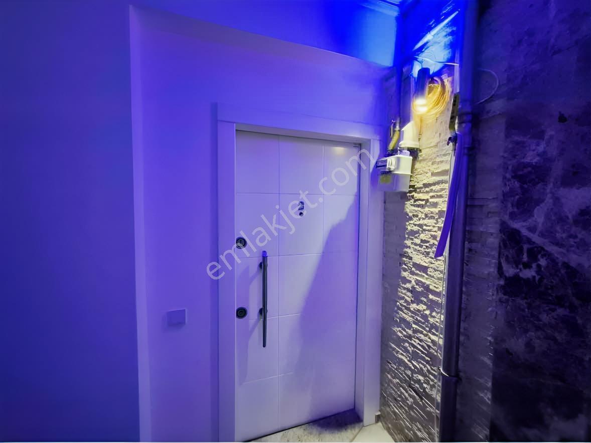 Kuşadası'nın Kalbinde Deniz Manzaralı Özel Bahçeli 3+1 Daire — fotoğraf 22