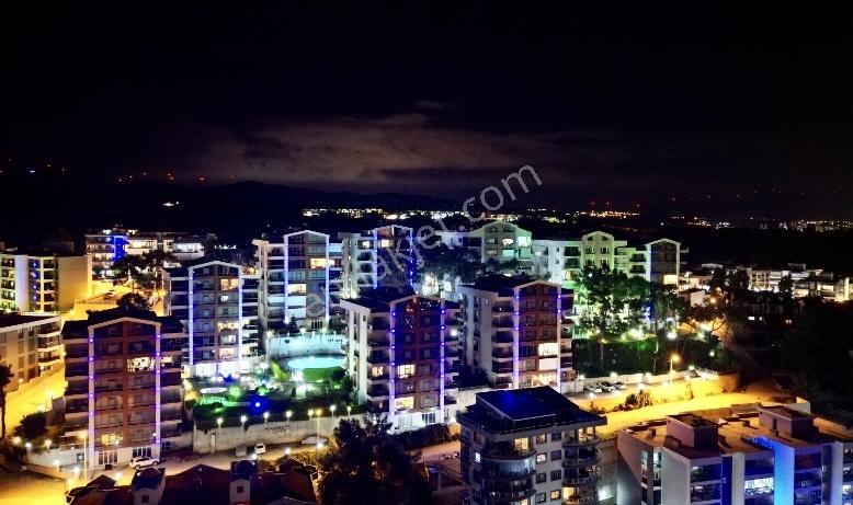 Kuşadası'nın Kalbinde Deniz Manzaralı Özel Bahçeli 3+1 Daire — fotoğraf 27