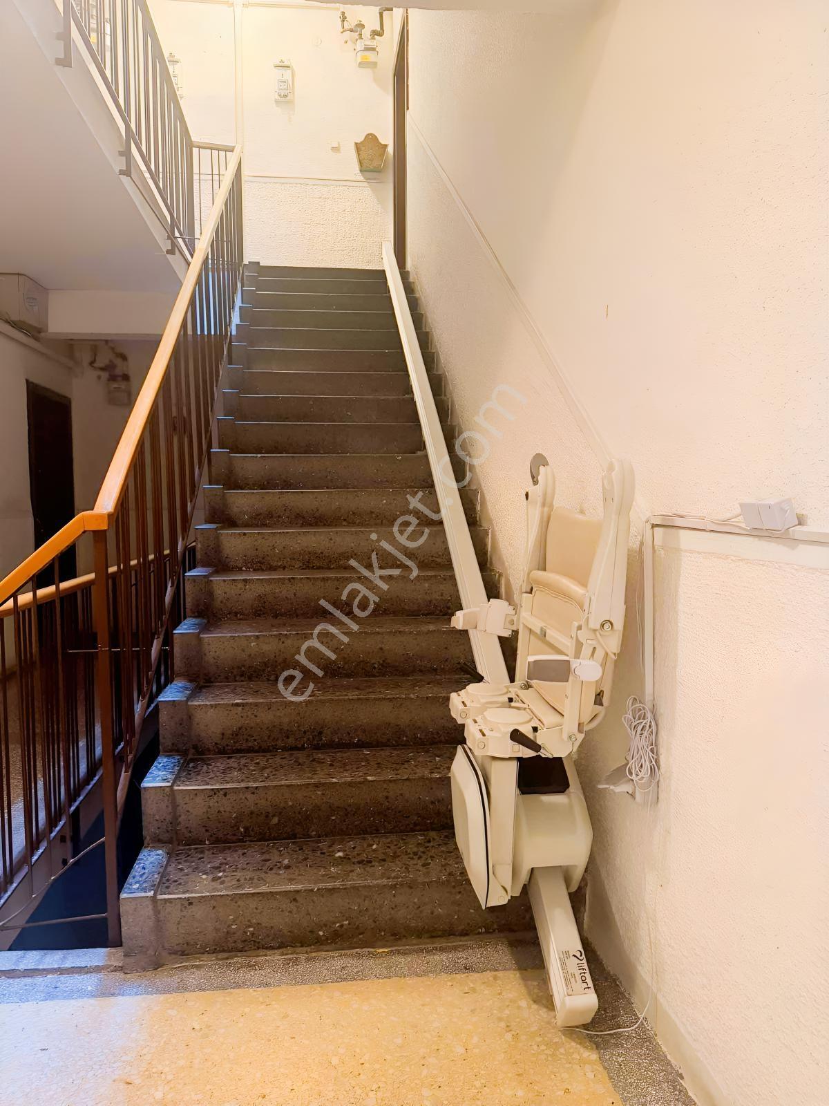 Mebusevlerinde Anıtkabirin Köşesinde Satılık 3+1 Daire — fotoğraf 4