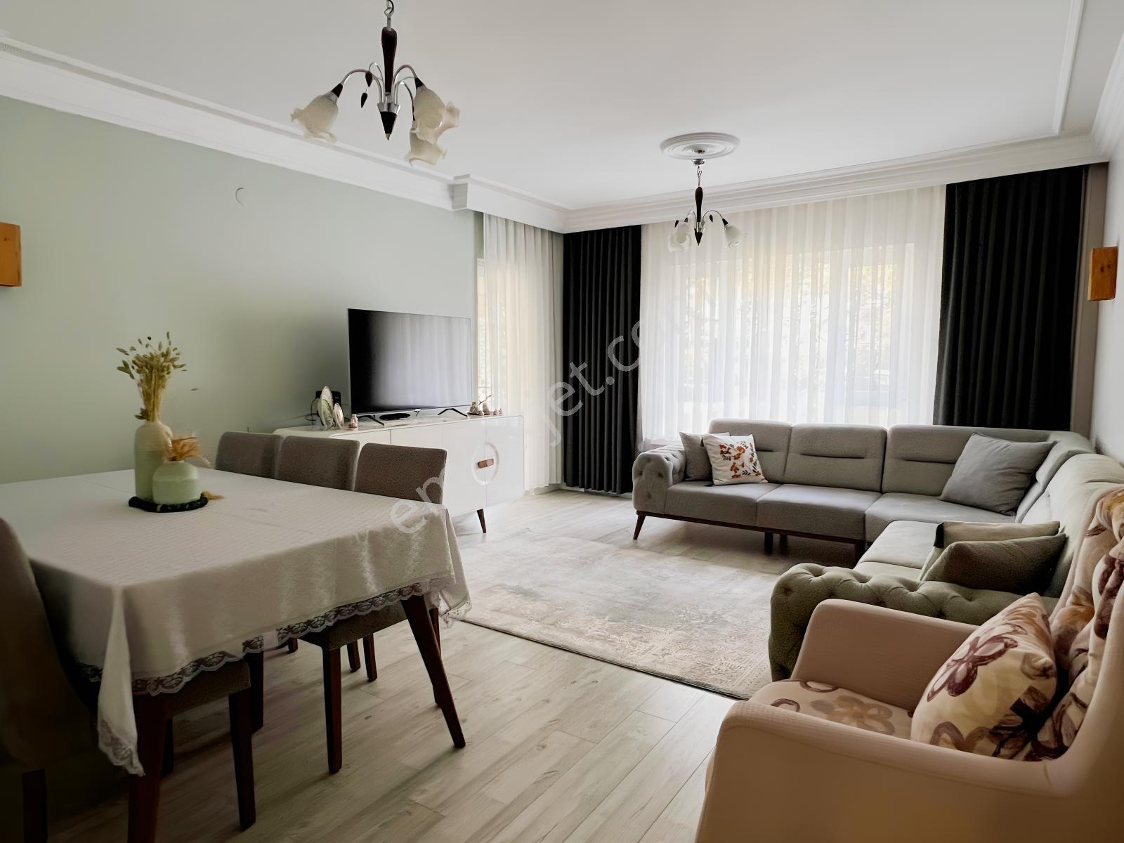 Kartal'Dan İnönü Mahallesi Merkezde Ara Kat 3+1 Full Yapılı