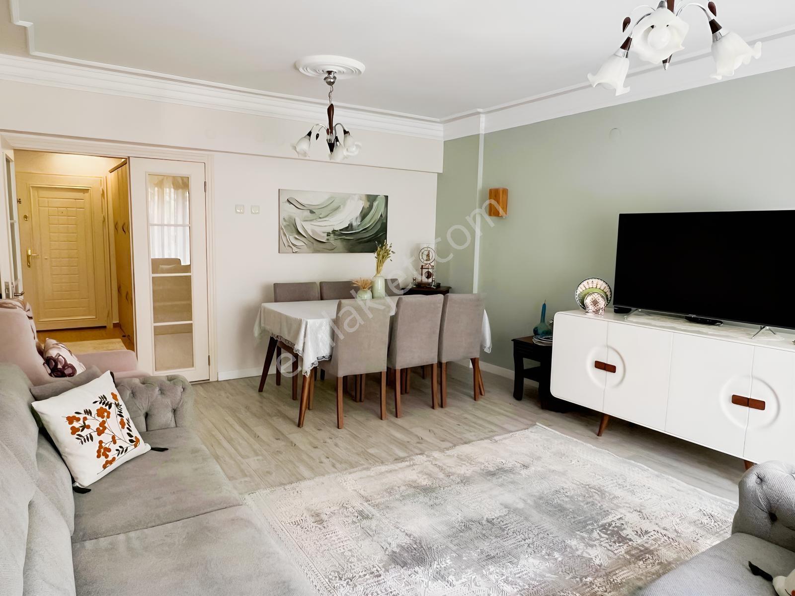 Kartal'dan İnönü Mahallesi Merkezde Ara Kat 3+1 Full Yapılı — fotoğraf 2