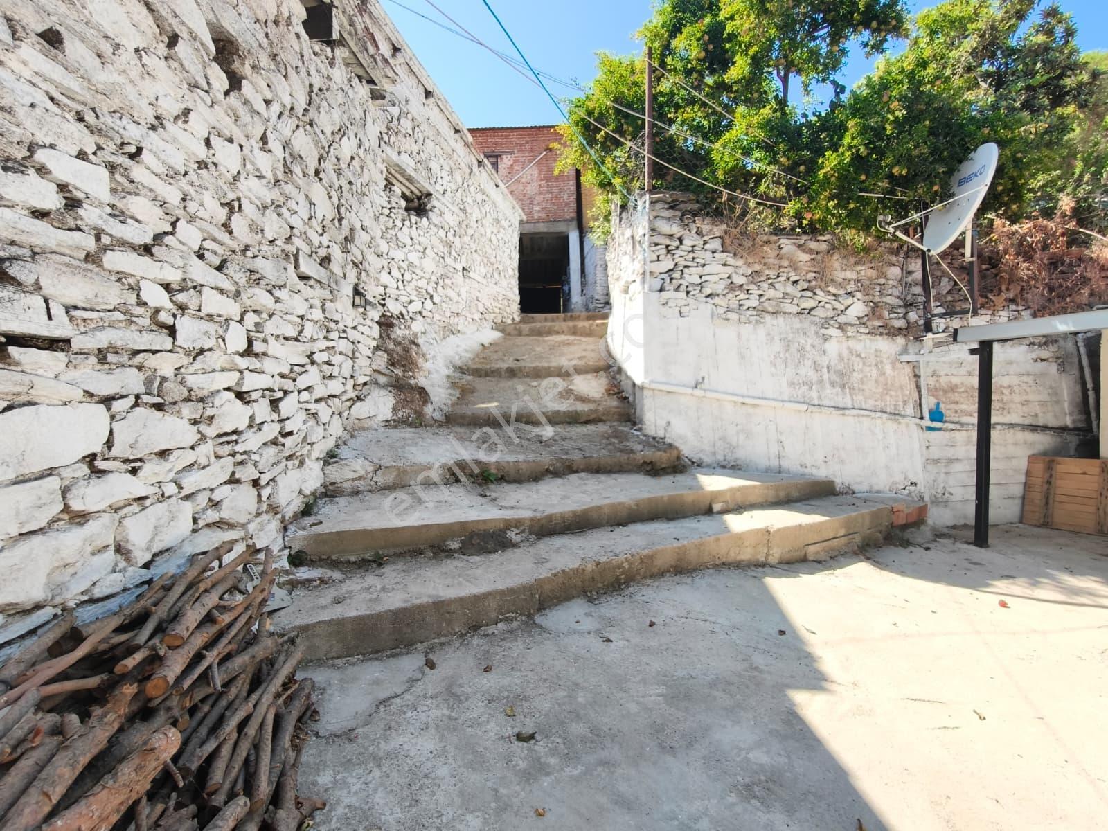 Remax Pin'den Koçarlı Birci'de Satılık Müstakil Ev Ve Arsası — fotoğraf 9
