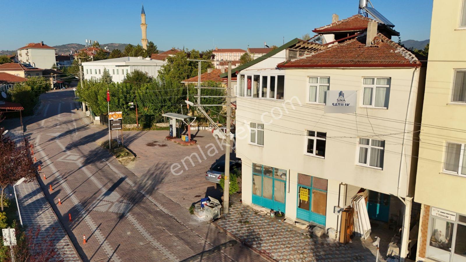 Bilecik Yenıpazarda Merkezı Konumda Satılık 3 Katlı Bına — fotoğraf 3