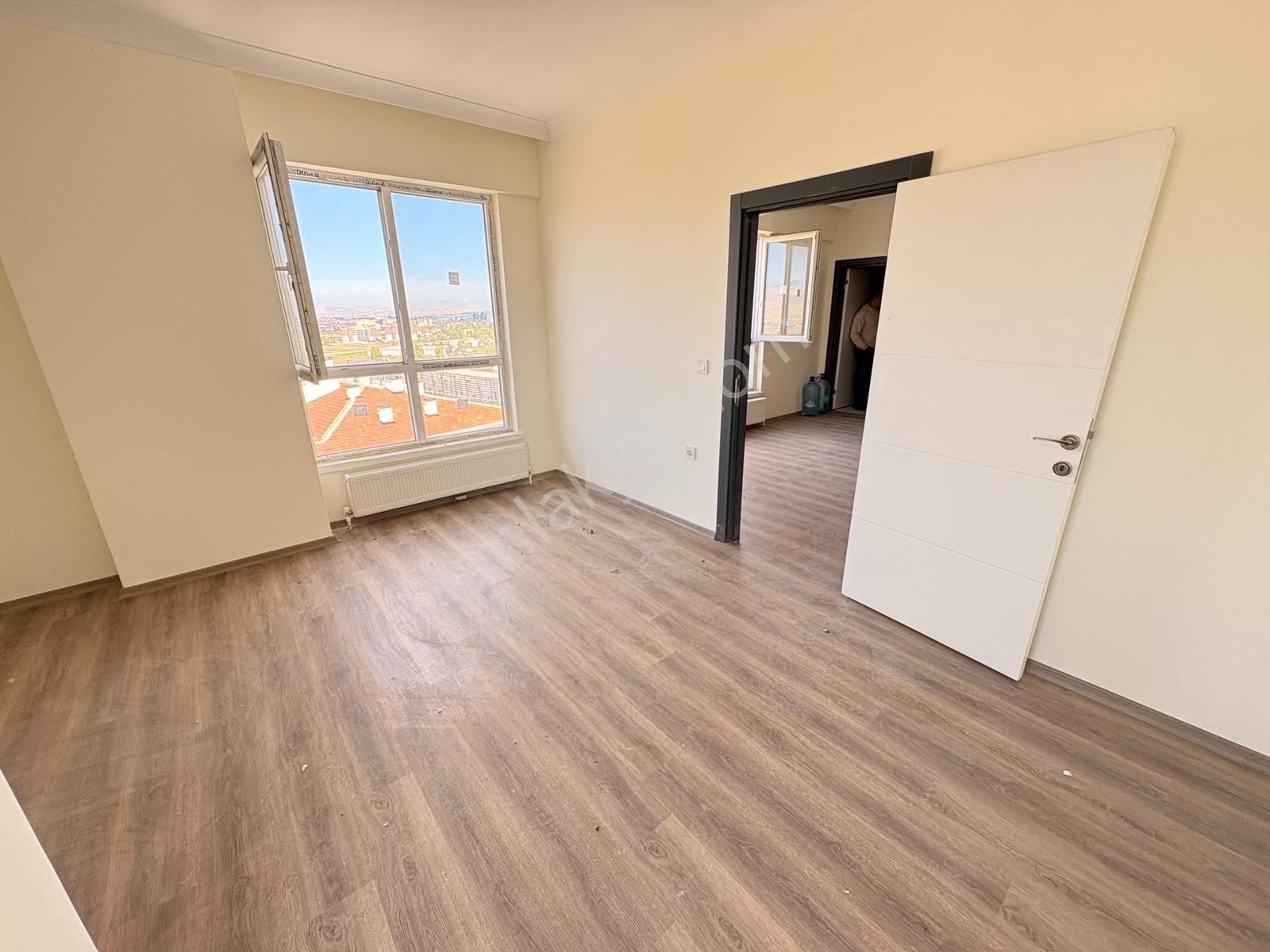 Esenboğa'da 1+1, Sıfır, 11. Katta, Manzaralı Daire! — fotoğraf 9