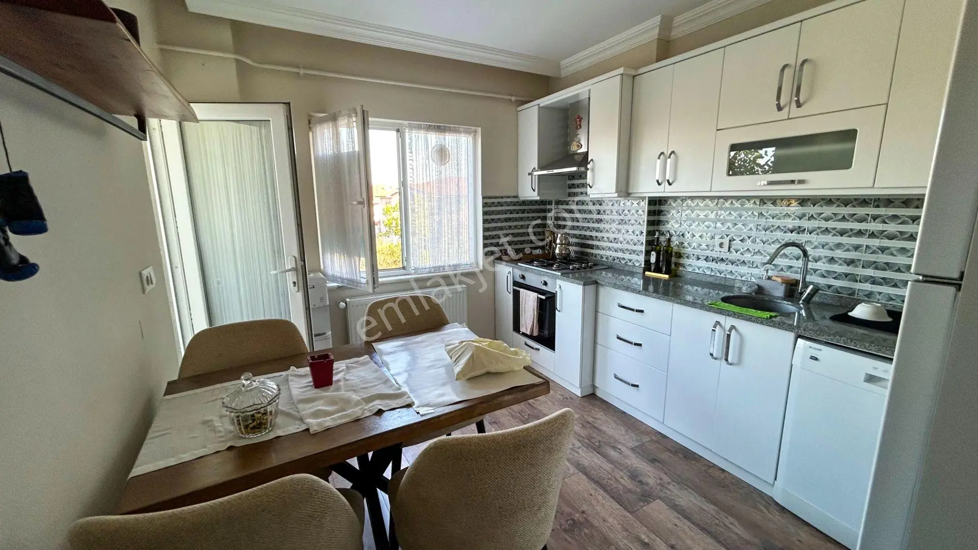 Uzmanlar'dan Sapanca Havuzlu Site İçinde Satılık 2+1 Daire — fotoğraf 18