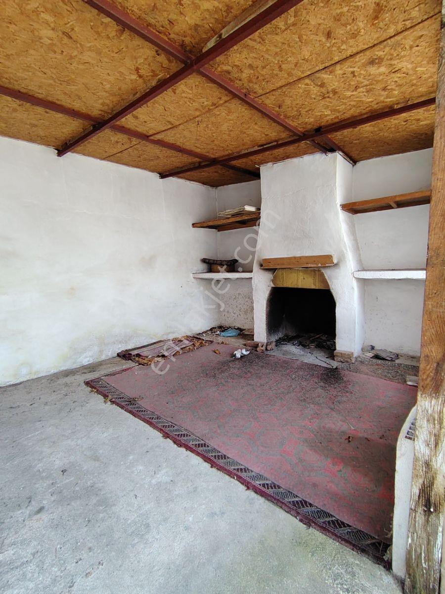 Sit Alanı Dışında 3 Kat İmarlı 187 M2 Müstakil Evimiz Satılıktı. — fotoğraf 3