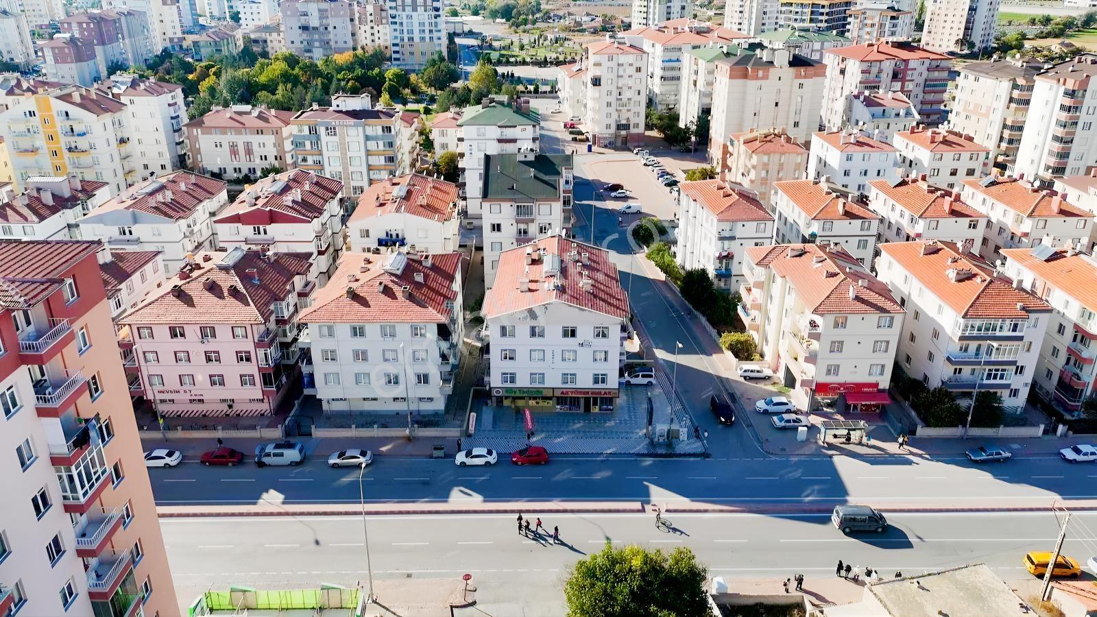 Hocaahmet Yesevi Mah. Ana Cadde Üzeri 3+1 Daire