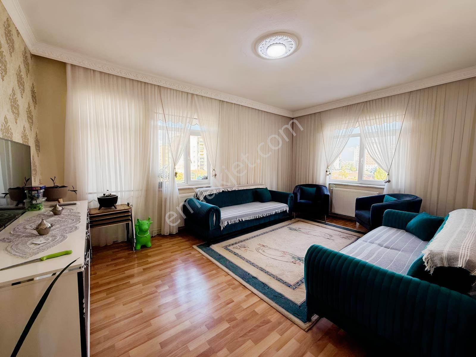 Hocaahmet Yesevi Mah. Ana Cadde Üzeri 3+1 Daire — fotoğraf 6