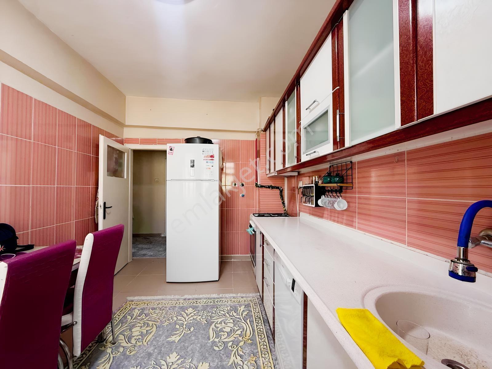 Hocaahmet Yesevi Mah. Ana Cadde Üzeri 3+1 Daire — fotoğraf 13