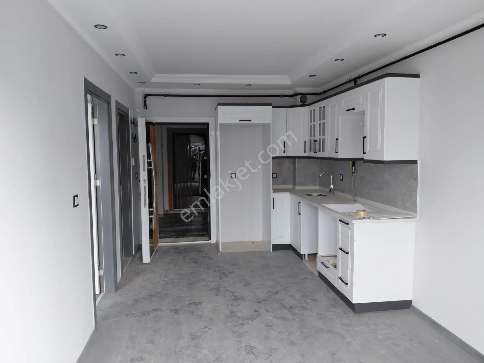 Muradiye De Satılık Site İçi 1+1 55 M2 4.Kat Sıfır Daire 2.275.000 Tl