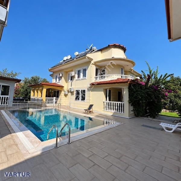Fethiye Foça'Da Havuzlu Sitede Eşyalı 2+1 Satılık Daire