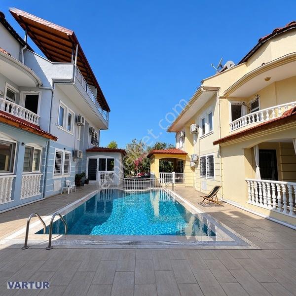 Fethiye Foça'da Havuzlu Sitede Eşyalı 2+1 Satılık Daire — fotoğraf 2
