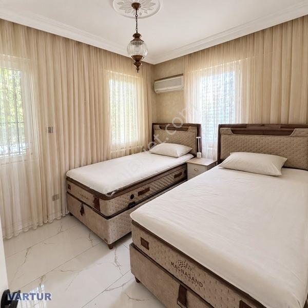Fethiye Foça'da Havuzlu Sitede Eşyalı 2+1 Satılık Daire — fotoğraf 14