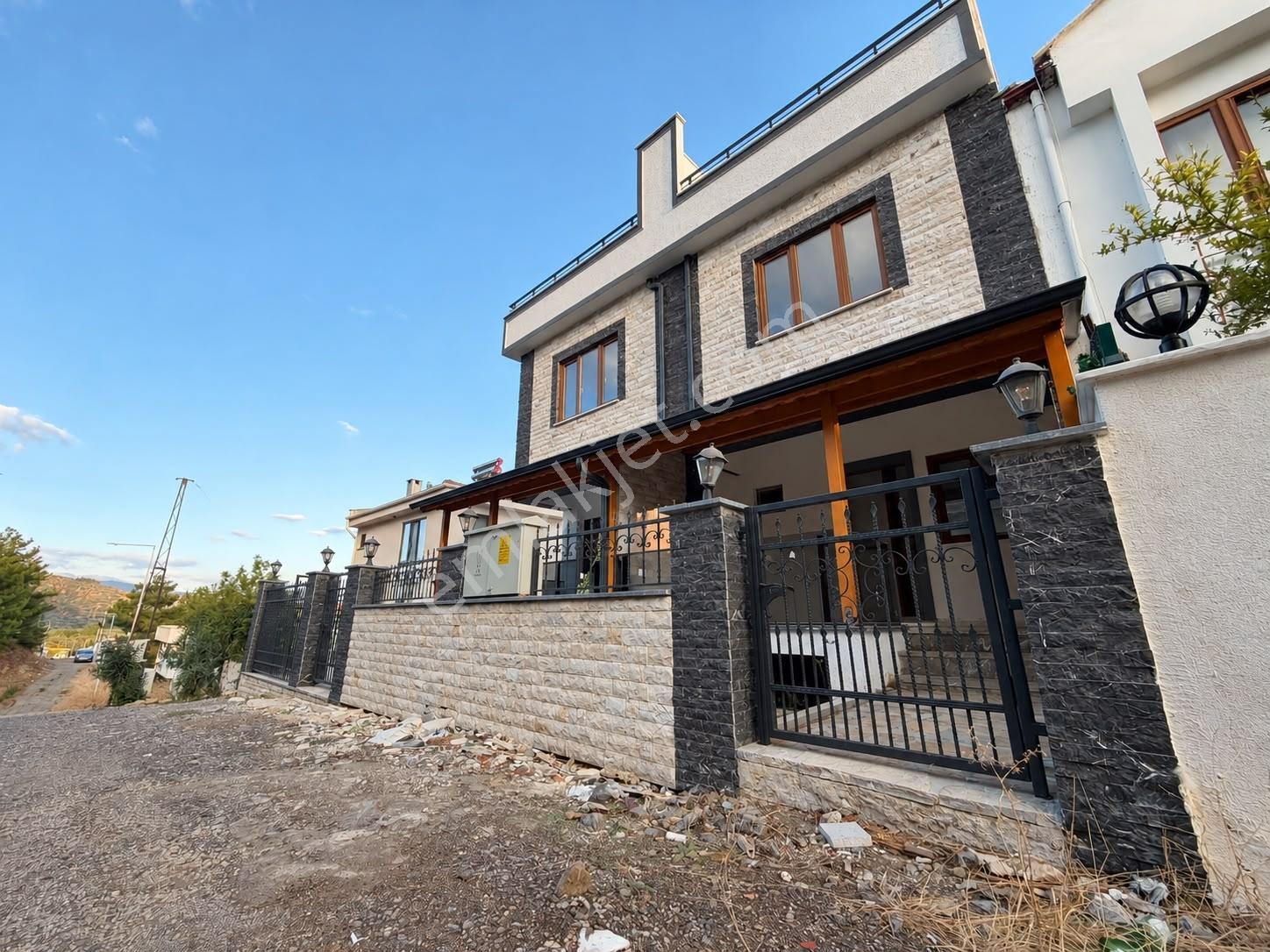 ▀Güç'Ten Gürede Kazdağları & Deniz Manzaralı Sıfır Lüx 3+1 Villa
