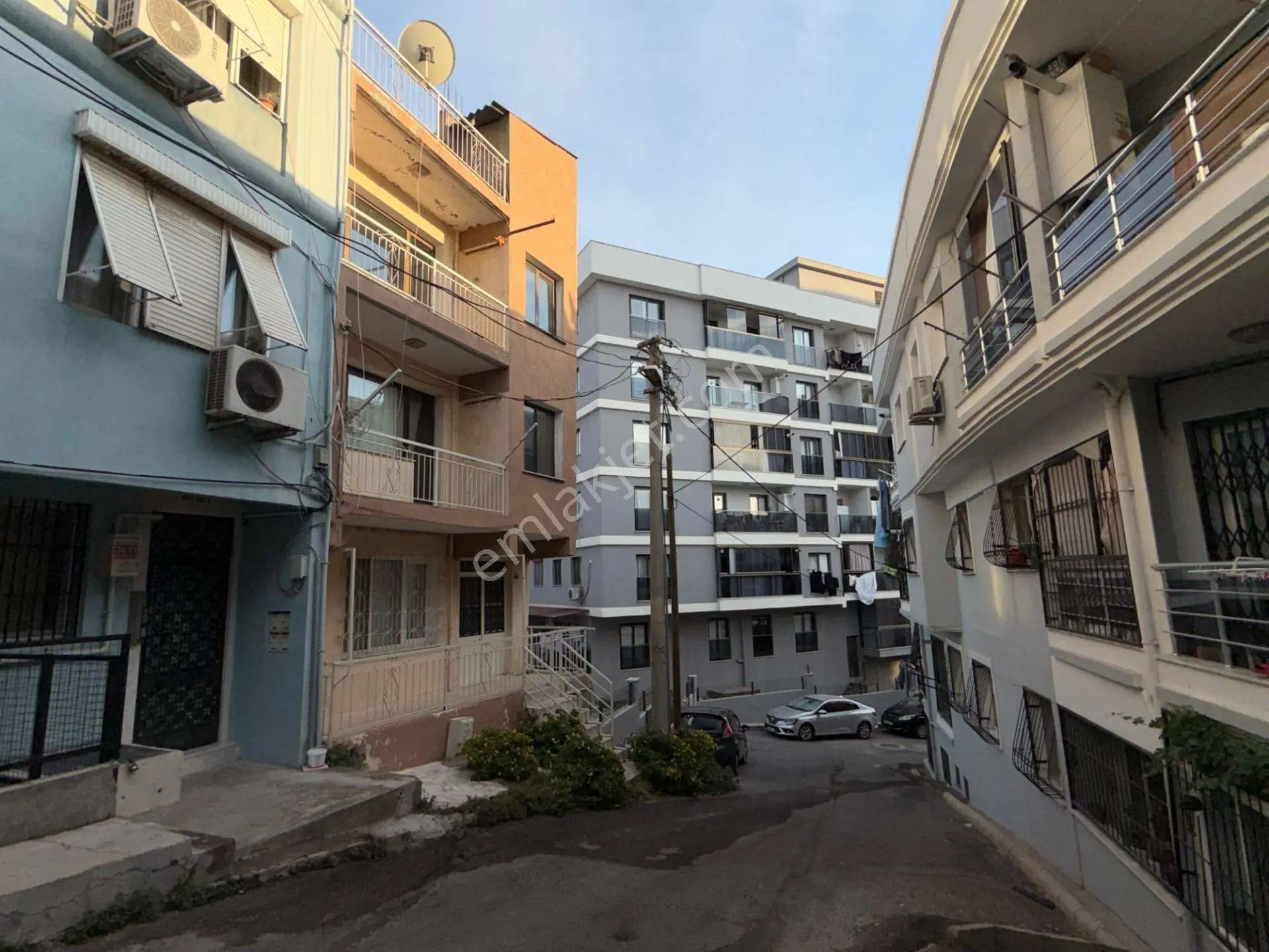 Karabağlar Ali Fuat Cebesoy’da 3 Daireli Komple Satılık Bina — fotoğraf 4