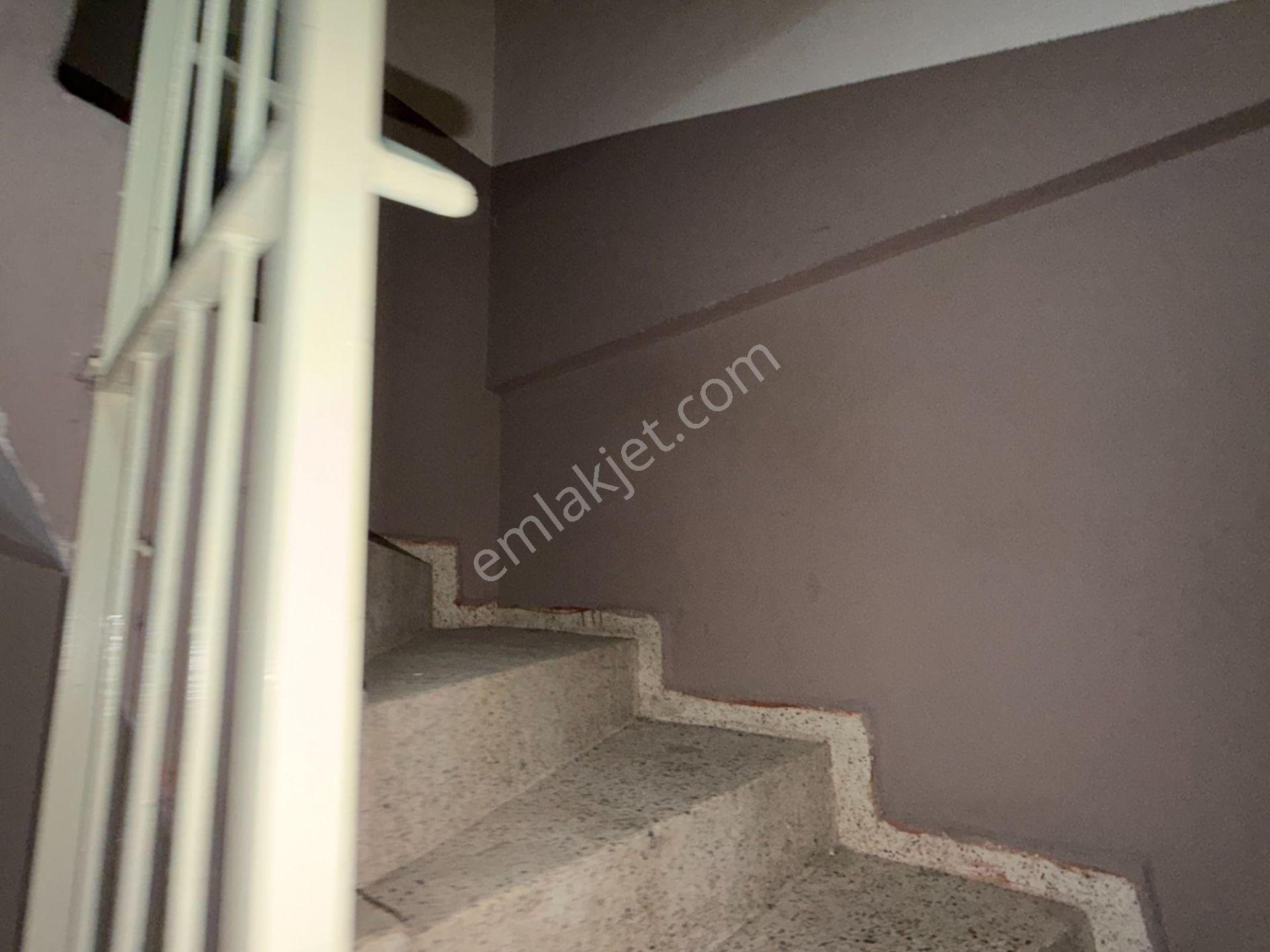 Karabağlar Ali Fuat Cebesoy’da 3 Daireli Komple Satılık Bina — fotoğraf 8