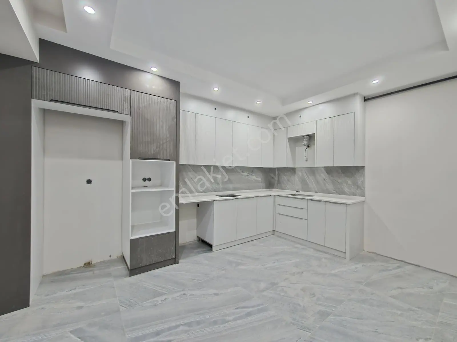 Denizli Şemikler De Cadde Üstü Site İçinde 3+1 Ebeveyn Banyolu Satılık Lüks Daire — fotoğraf 2