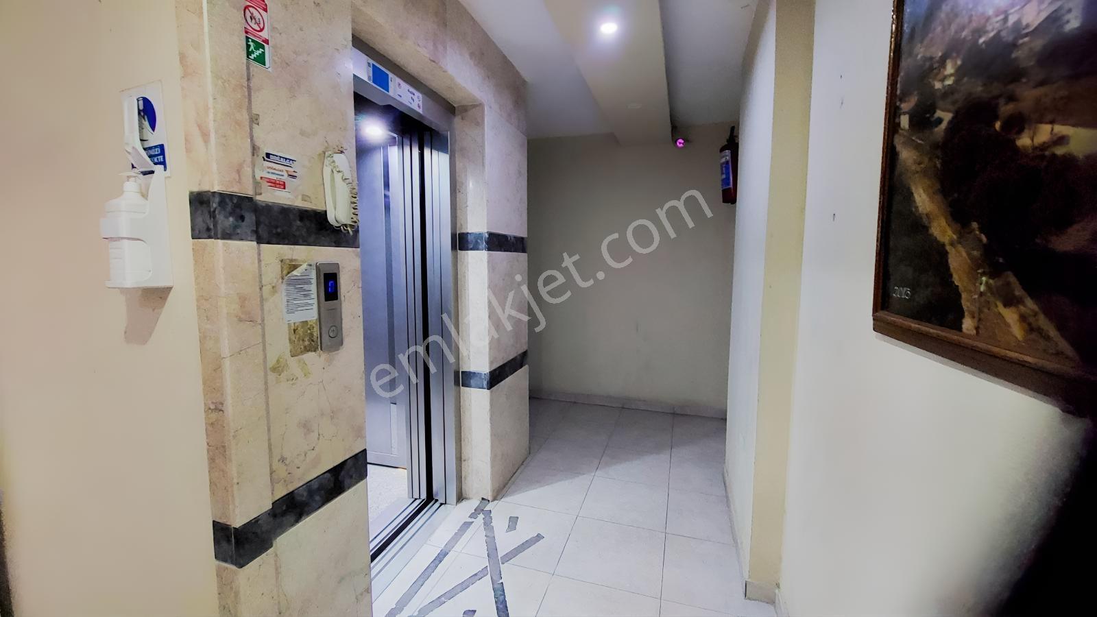 C.b Route Dikili İsmetpaşa 'da Ayrı Mutfak 2+1 Satılık Daire — fotoğraf 5