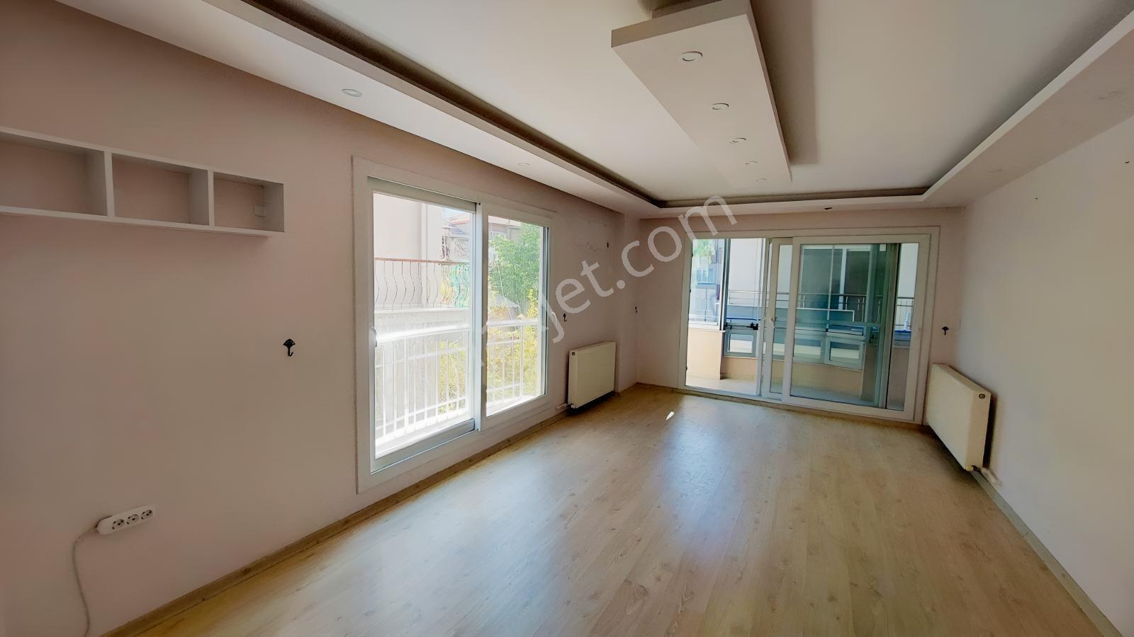 C.b Route Dikili İsmetpaşa 'da Ayrı Mutfak 2+1 Satılık Daire — fotoğraf 11