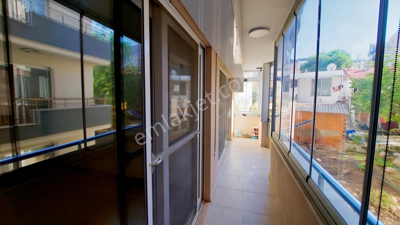 C.b Route Dikili İsmetpaşa 'da Ayrı Mutfak 2+1 Satılık Daire — fotoğraf 13