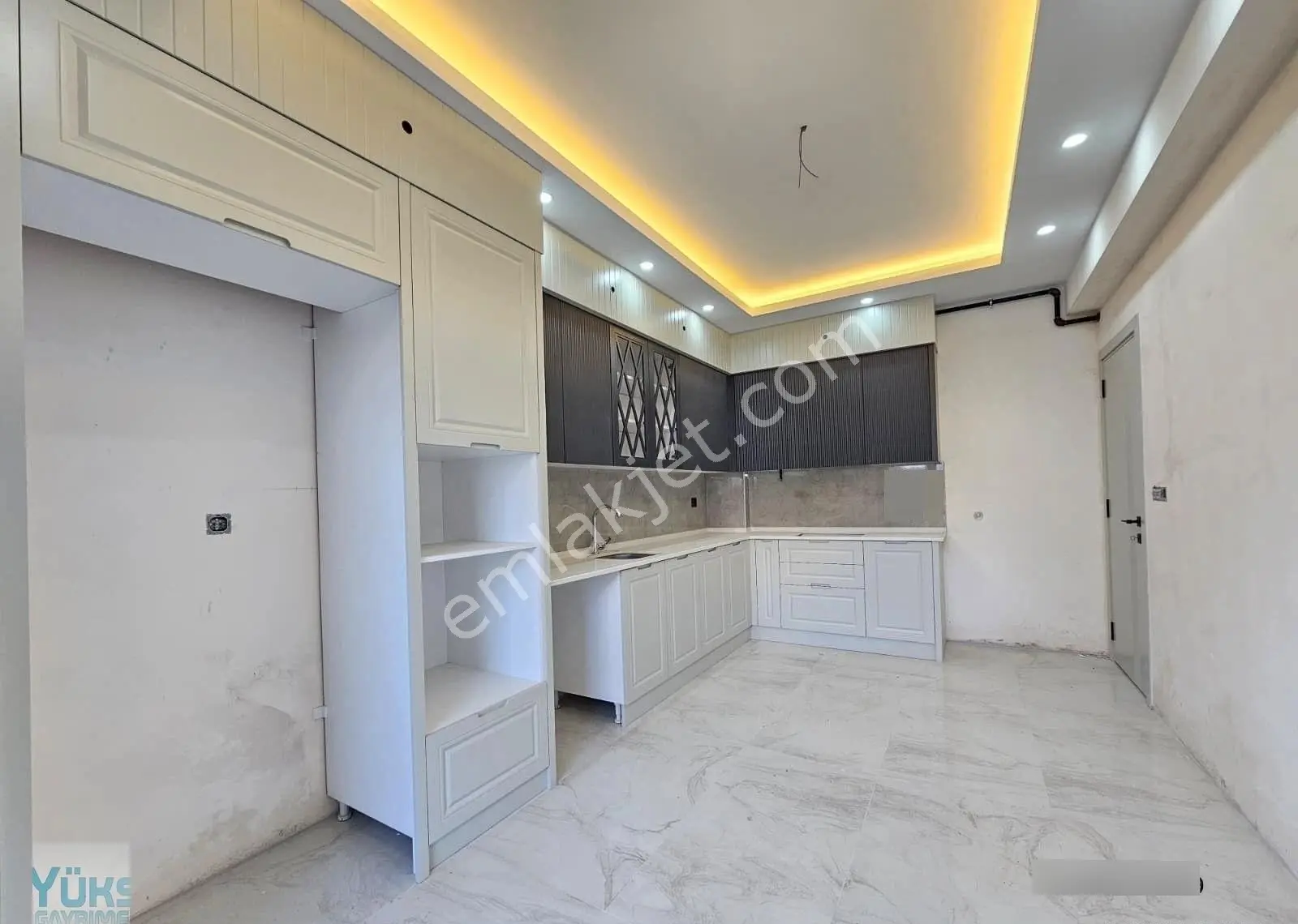 Denizli Şemikler Mahallesinde 2+1 120 M2 Naz Bayrak Mevkii Önü Yeşil Alan Fırsat...