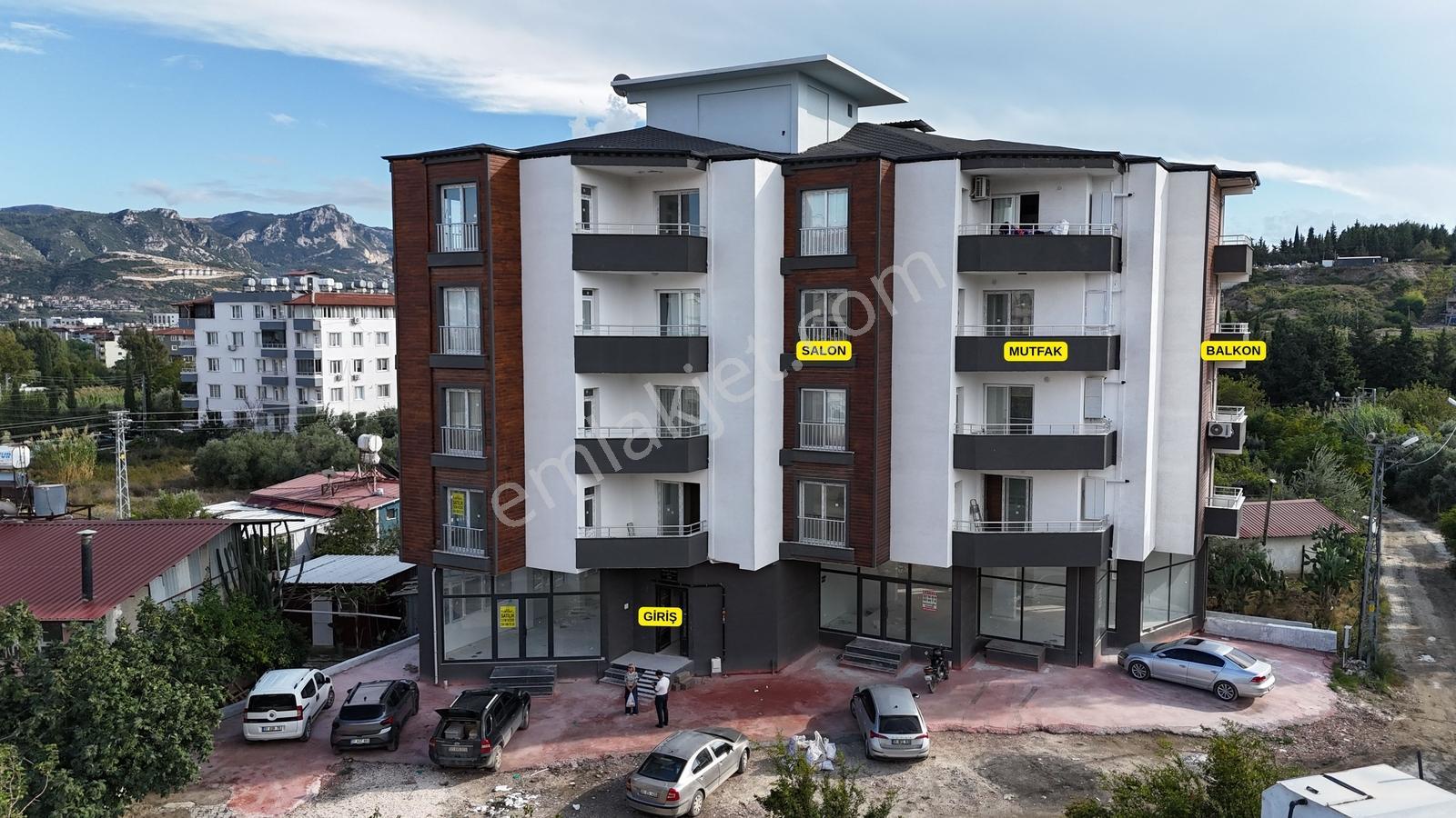 Köşe Başı Nezih Yerde Sıfır Binada 3+1 140 Metrekare Daire
