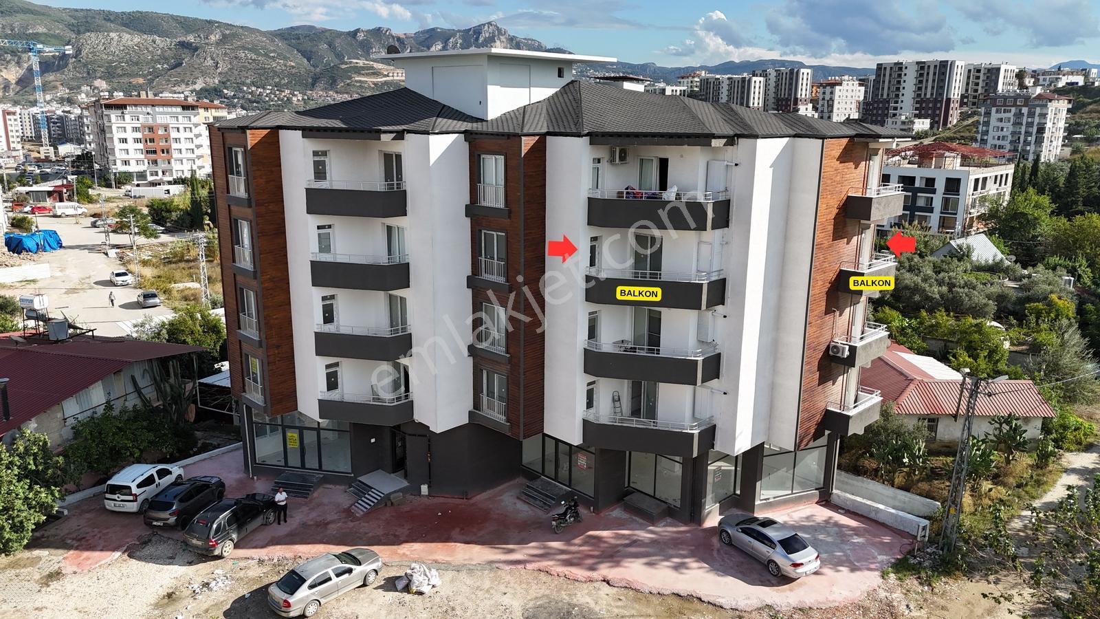 Köşe Başı Nezih Yerde Sıfır Binada 3+1 140 Metrekare Daire — fotoğraf 2