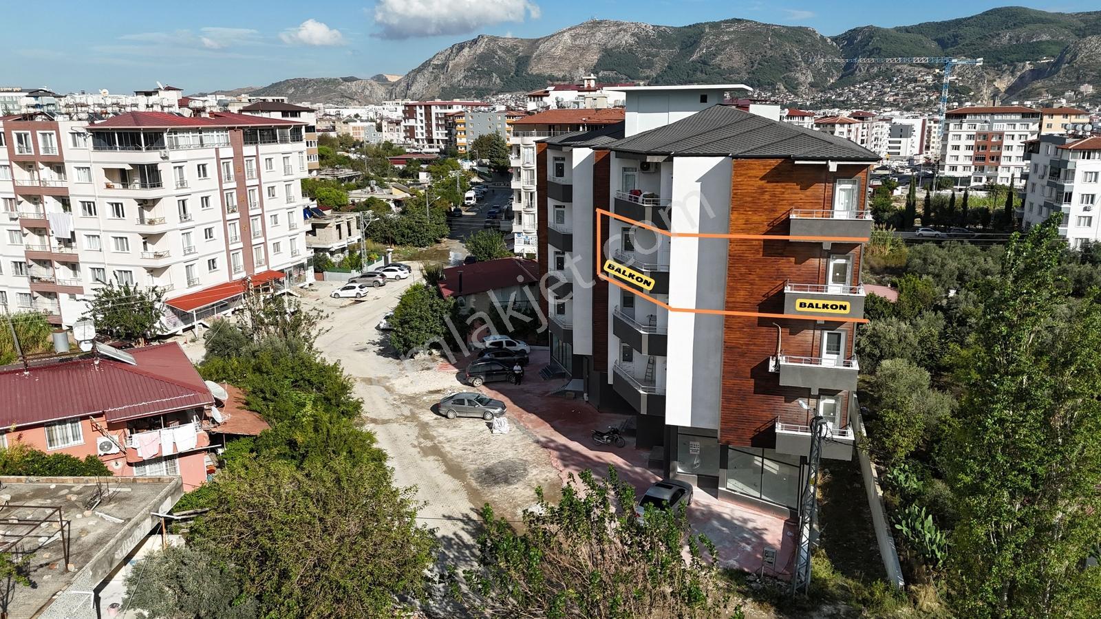 Köşe Başı Nezih Yerde Sıfır Binada 3+1 140 Metrekare Daire — fotoğraf 4
