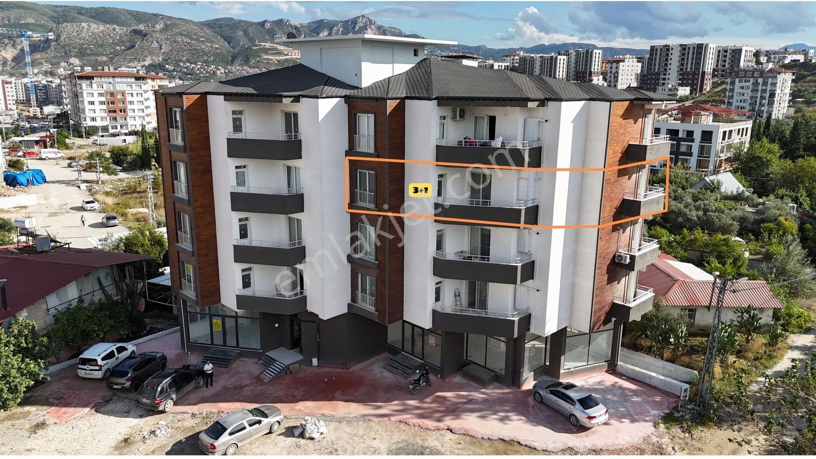 Köşe Başı Nezih Yerde Sıfır Binada 3+1 140 Metrekare Daire — fotoğraf 5