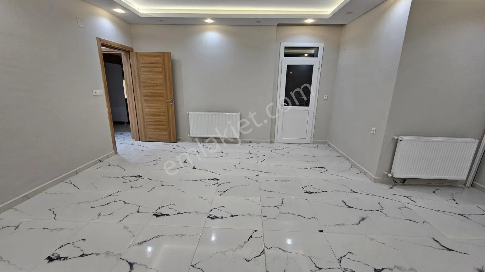 Köşe Başı Nezih Yerde Sıfır Binada 3+1 140 Metrekare Daire — fotoğraf 13