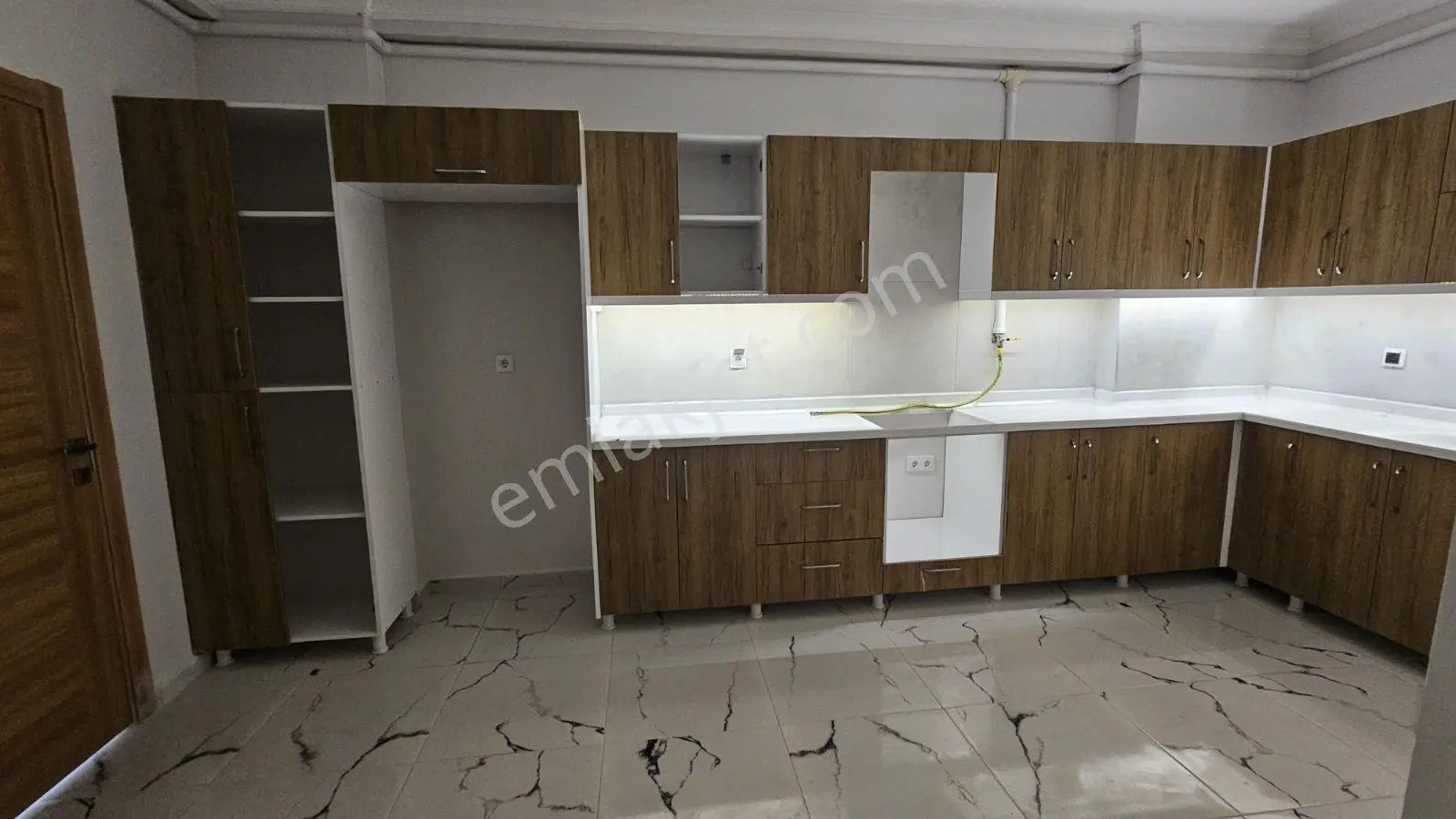 Köşe Başı Nezih Yerde Sıfır Binada 3+1 140 Metrekare Daire — fotoğraf 21