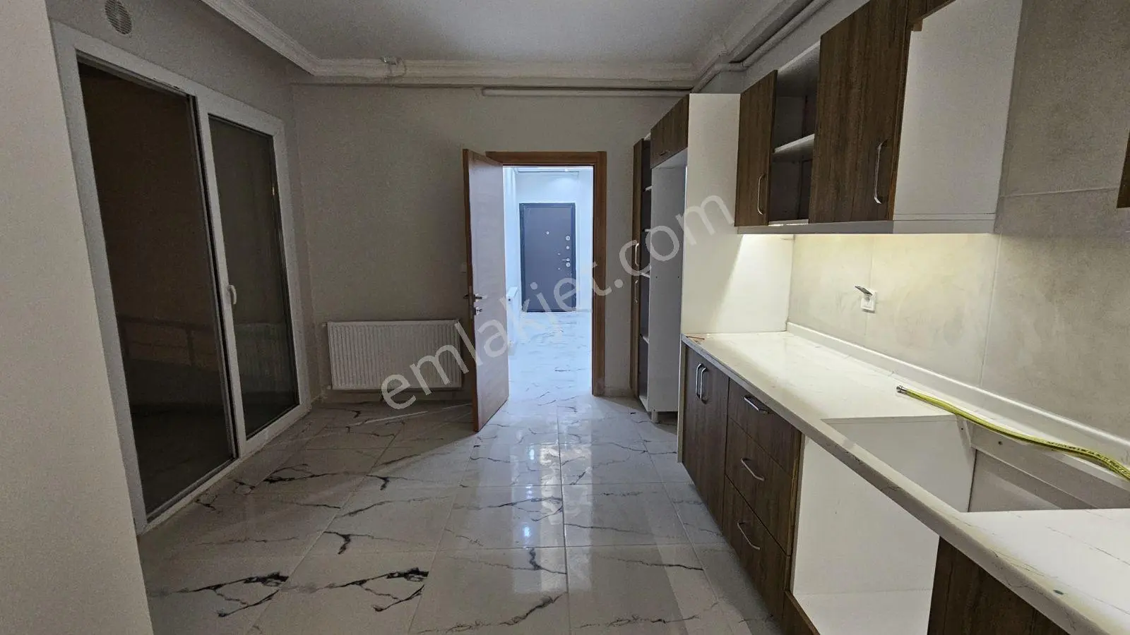 Köşe Başı Nezih Yerde Sıfır Binada 3+1 140 Metrekare Daire — fotoğraf 23