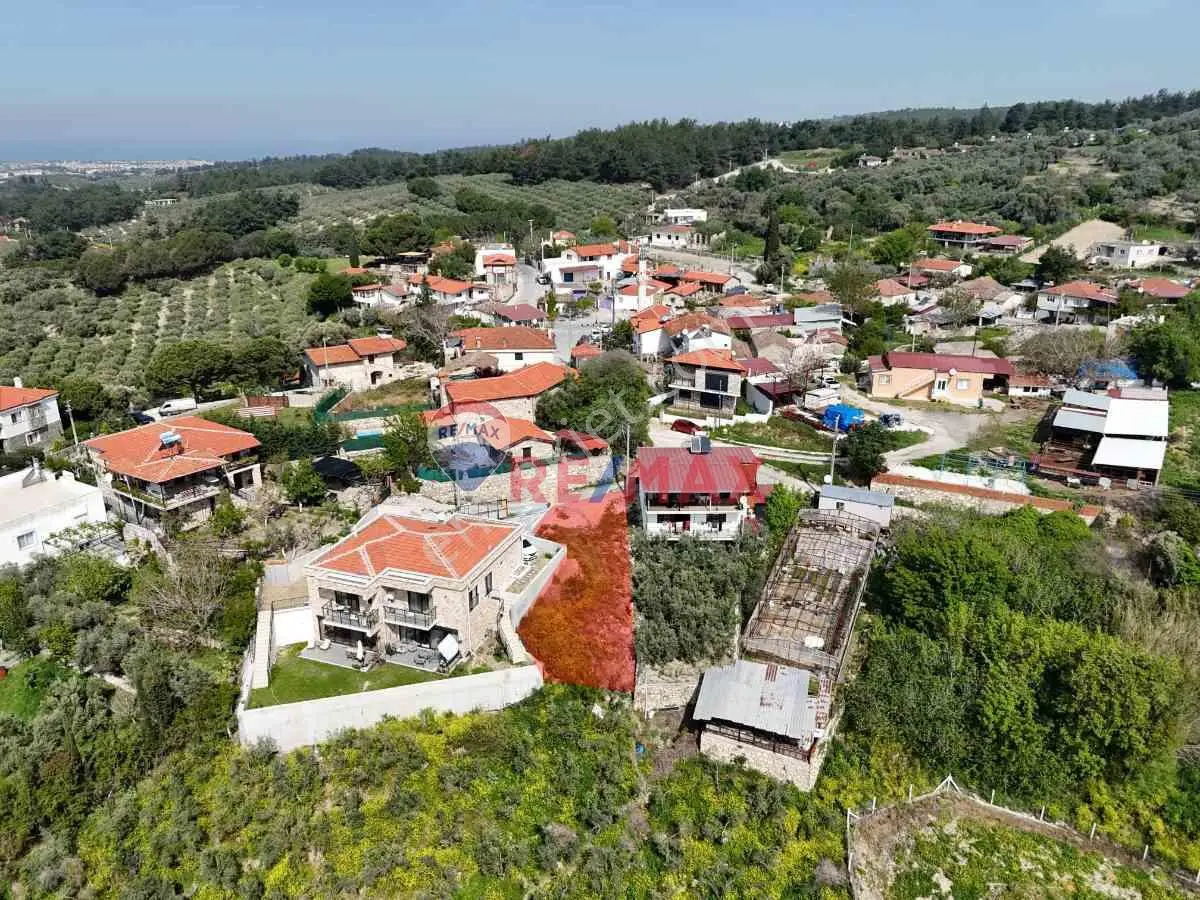 Kuşadası Caferli'De Doğa Manzaralı İmarlı Arsa