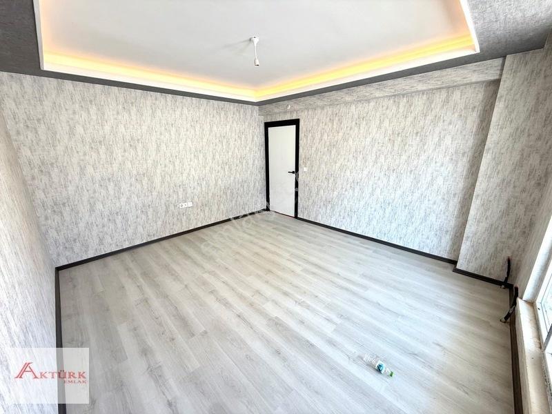//aktürk Emlak\\ Yeşiltepe Mahallesinde Lüks Yapılı 3+1 Satılık — fotoğraf 7