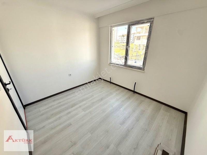 //aktürk Emlak\\ Yeşiltepe Mahallesinde Lüks Yapılı 3+1 Satılık — fotoğraf 12