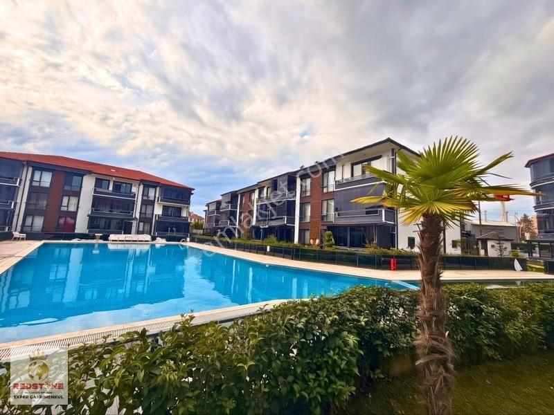 Karasu Da Ayrıcalıklı Sitede Havuz Cepheli Çok Özel Daire
