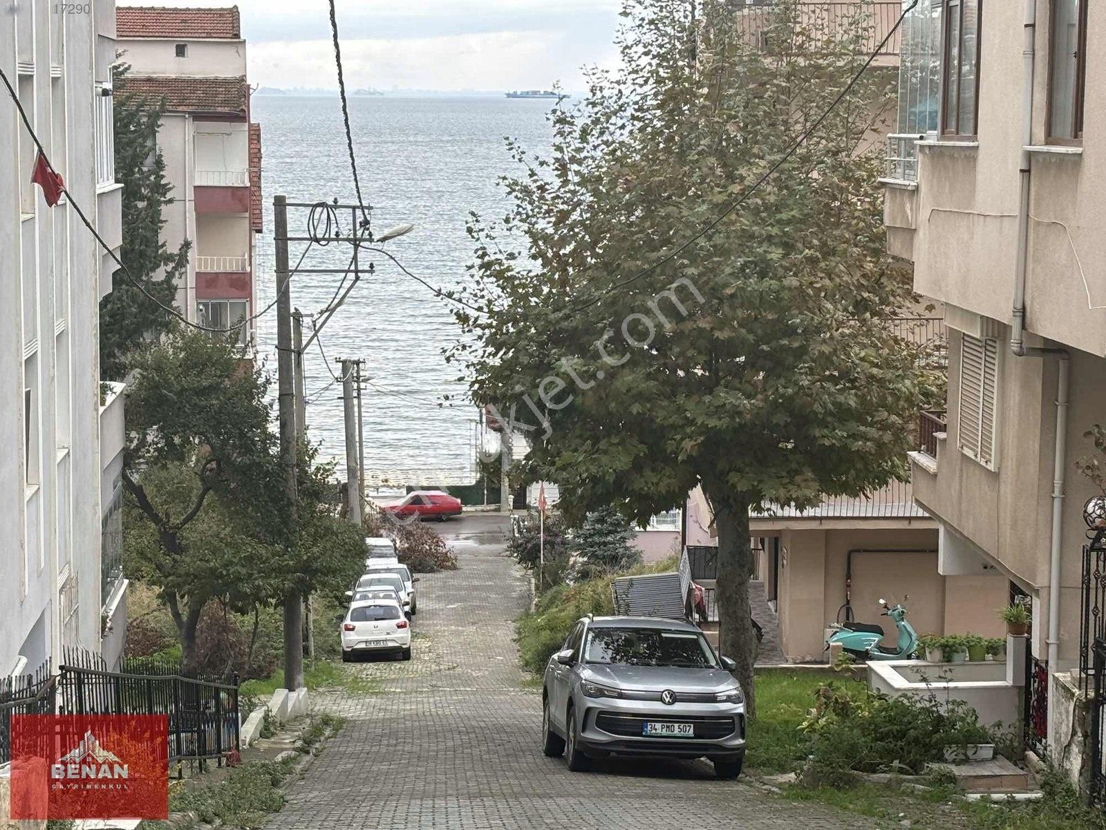 Acil Çınarcık Çamlıkta Satılık Yüksek Giriş 2+1 Doğalgazlı Daire
