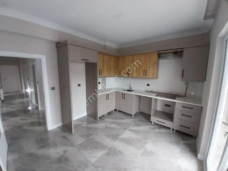 Ebeveyn Banyolu,Kapalı Otoparklı Sıfır Lüks 3+1 Daire