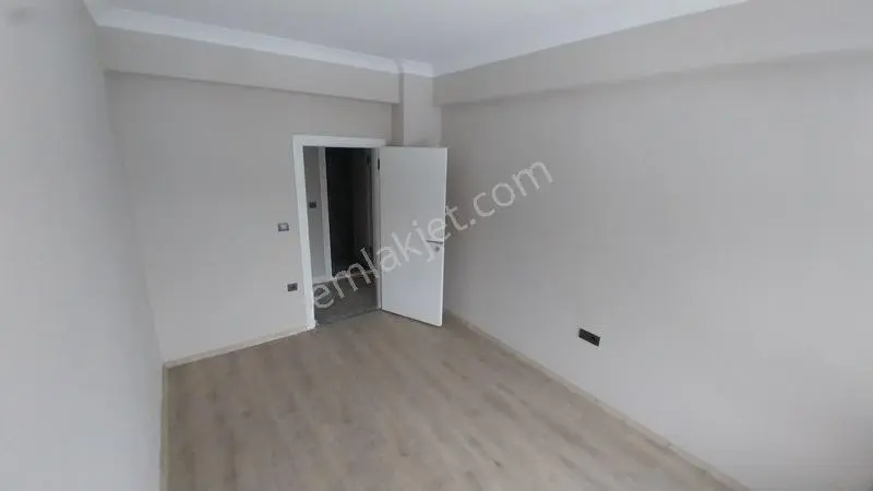 Ebeveyn Banyolu,kapalı Otoparklı Sıfır Lüks 3+1 Daire — fotoğraf 6