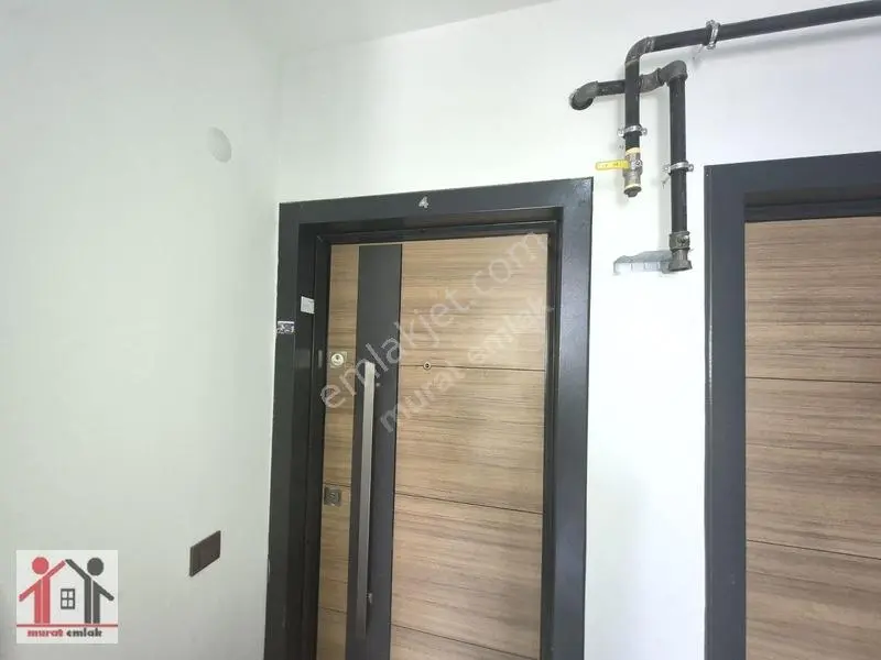 Yeni Binada Ayrı Mutfaklı 2 Banyolu Ara Katta 3+1 Kombili — fotoğraf 3