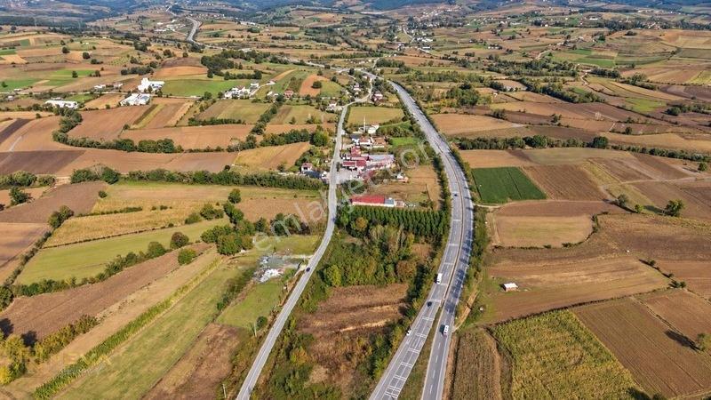 Adapazarı Karadere Mah. Ana Yola Cephe 997 M2 Satılık Tarla — fotoğraf 5