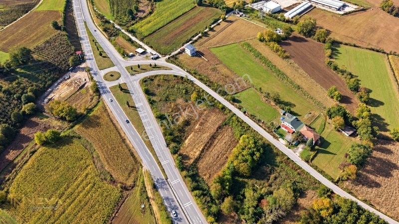Adapazarı Karadere Mah. Ana Yola Cephe 997 M2 Satılık Tarla — fotoğraf 7