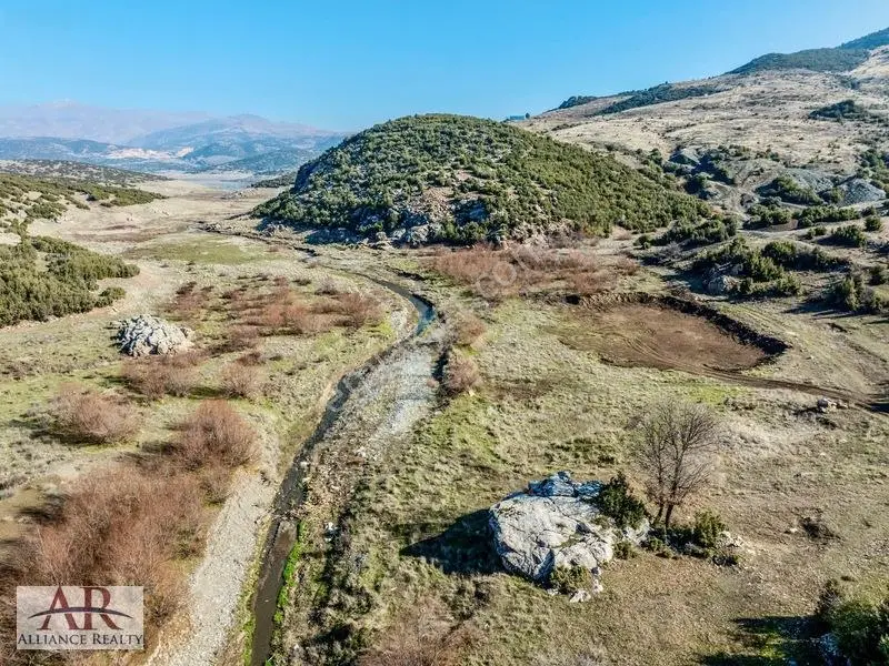 Burdur Çavdır Ambarcık'ta Göl Manzaralı, Su Kuyulu, Yol Üstü Tar — fotoğraf 3