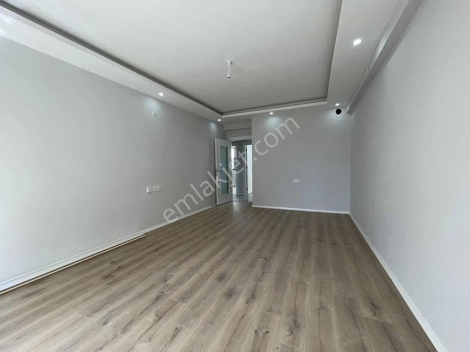 Özgün'den Esentepe Mahallesi Mükemmel Konumda 2+1 Daire — fotoğraf 4