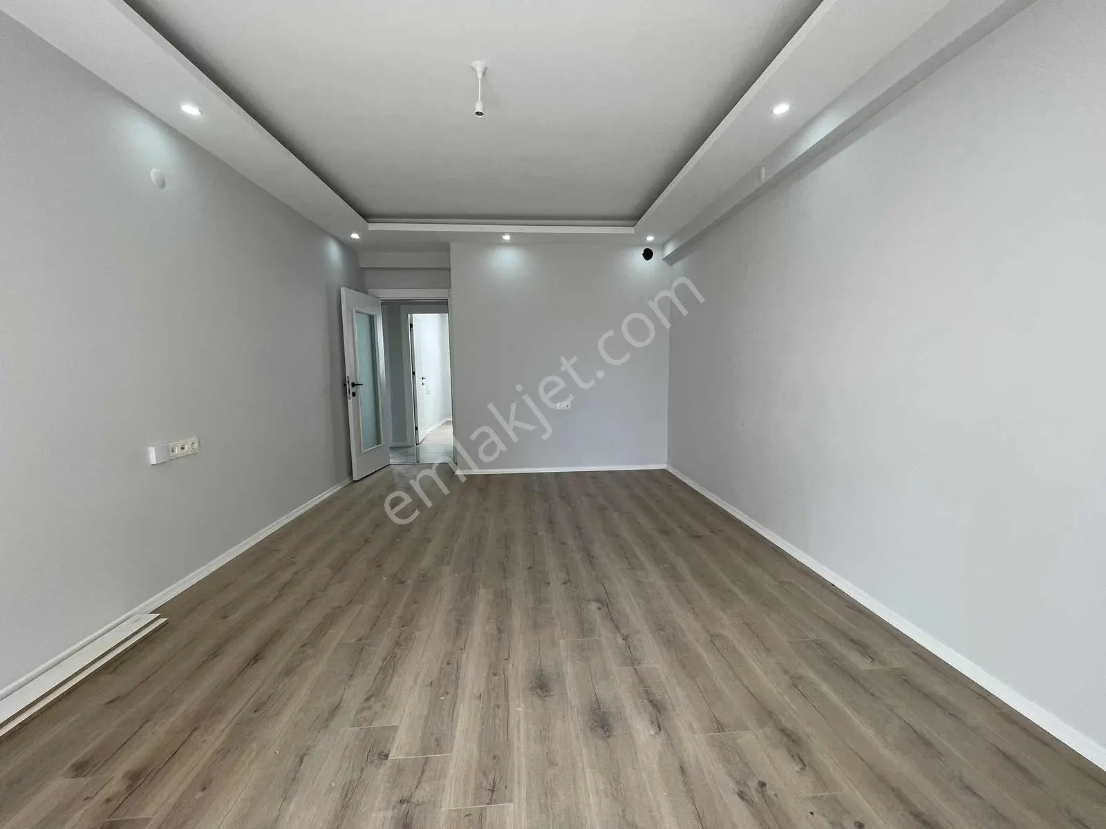 Özgün'den Esentepe Mahallesi Mükemmel Konumda 2+1 Daire — fotoğraf 5